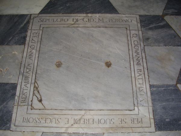 Lápida de la  tumba de Giobatta Perosio que se halla en la parroquia