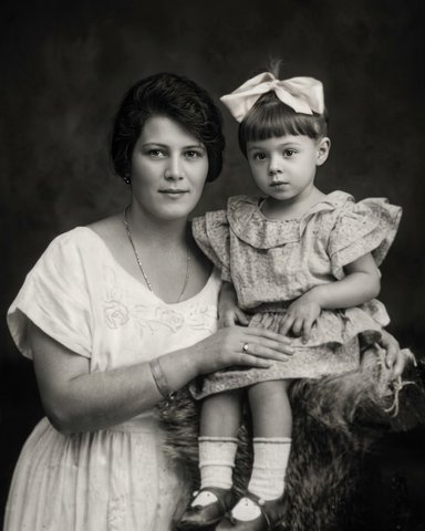 Evgenija Fëdorovna con la figlia Galina Nikolaevna Perosio